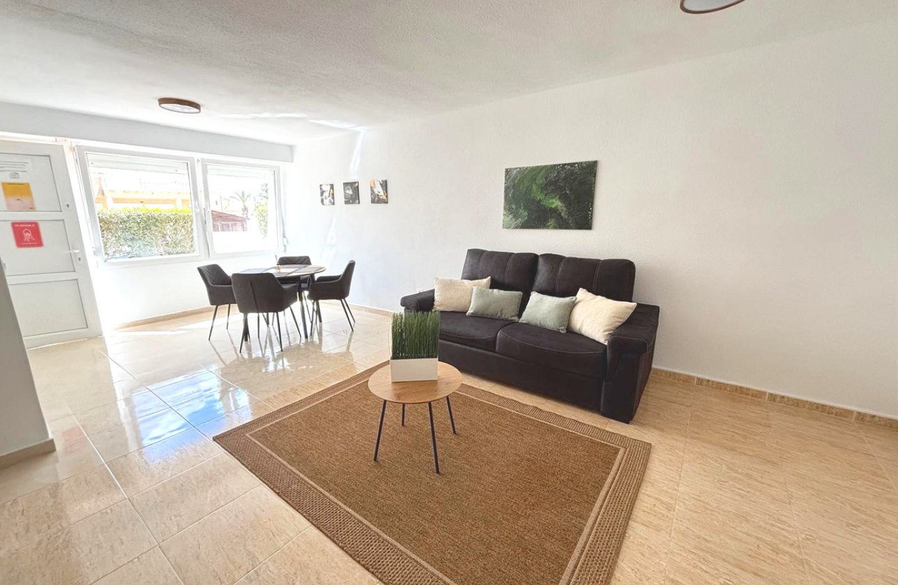 Resale - Apartment / flat -
Torrevieja - Torrevieja Centro