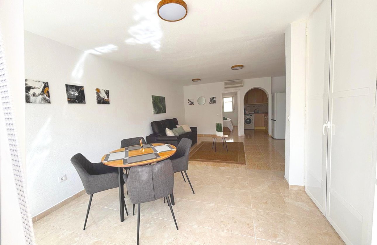 Resale - Apartment / flat -
Torrevieja - Torrevieja Centro