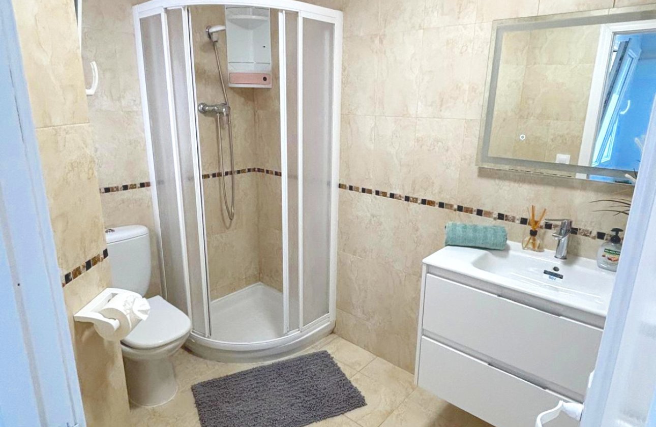 Resale - Apartment / flat -
Torrevieja - Torrevieja Centro