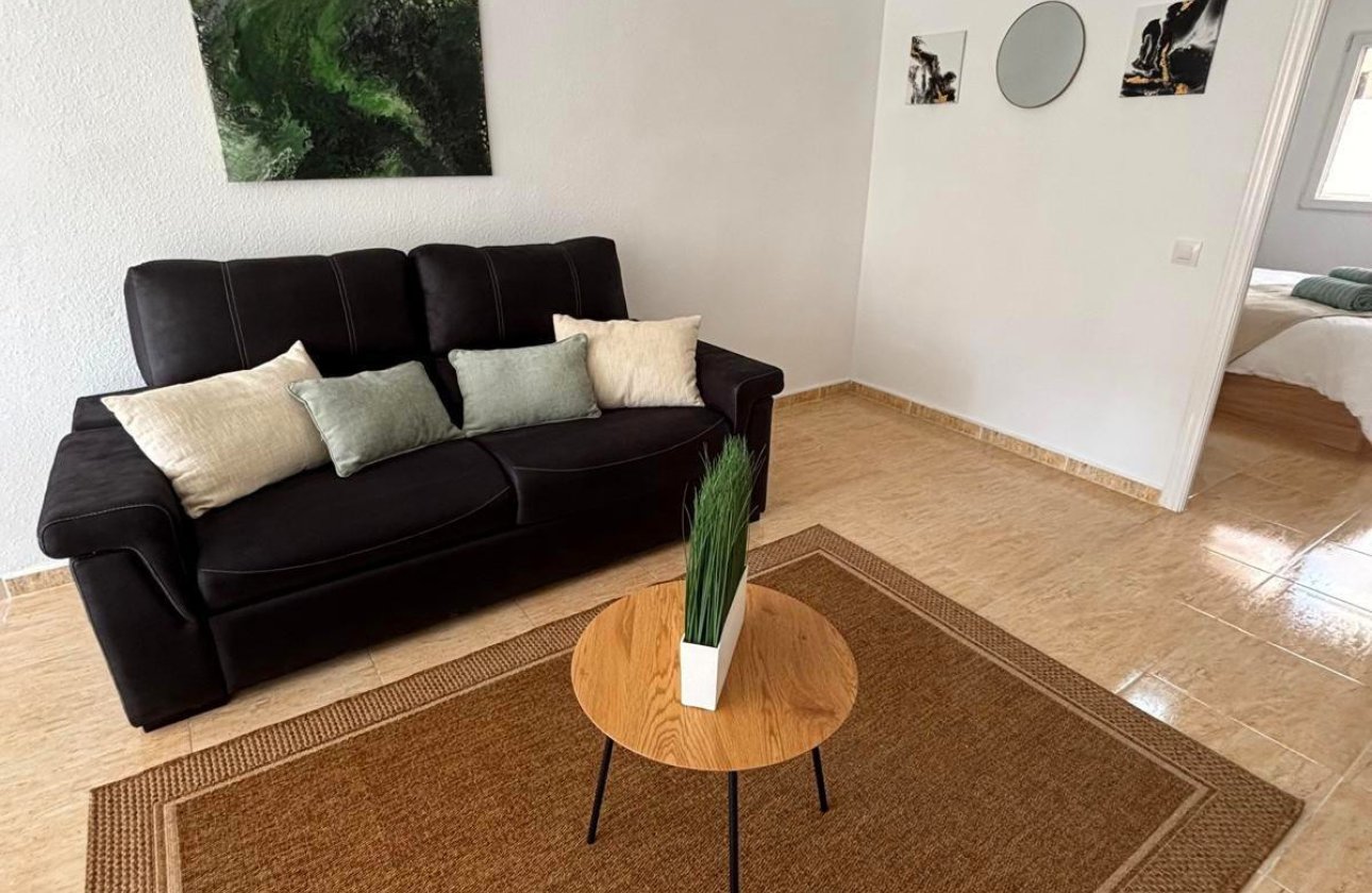 Resale - Apartment / flat -
Torrevieja - Torrevieja Centro