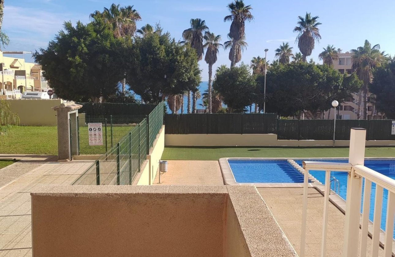 Resale - Apartment / flat -
Torrevieja - Torrevieja Centro