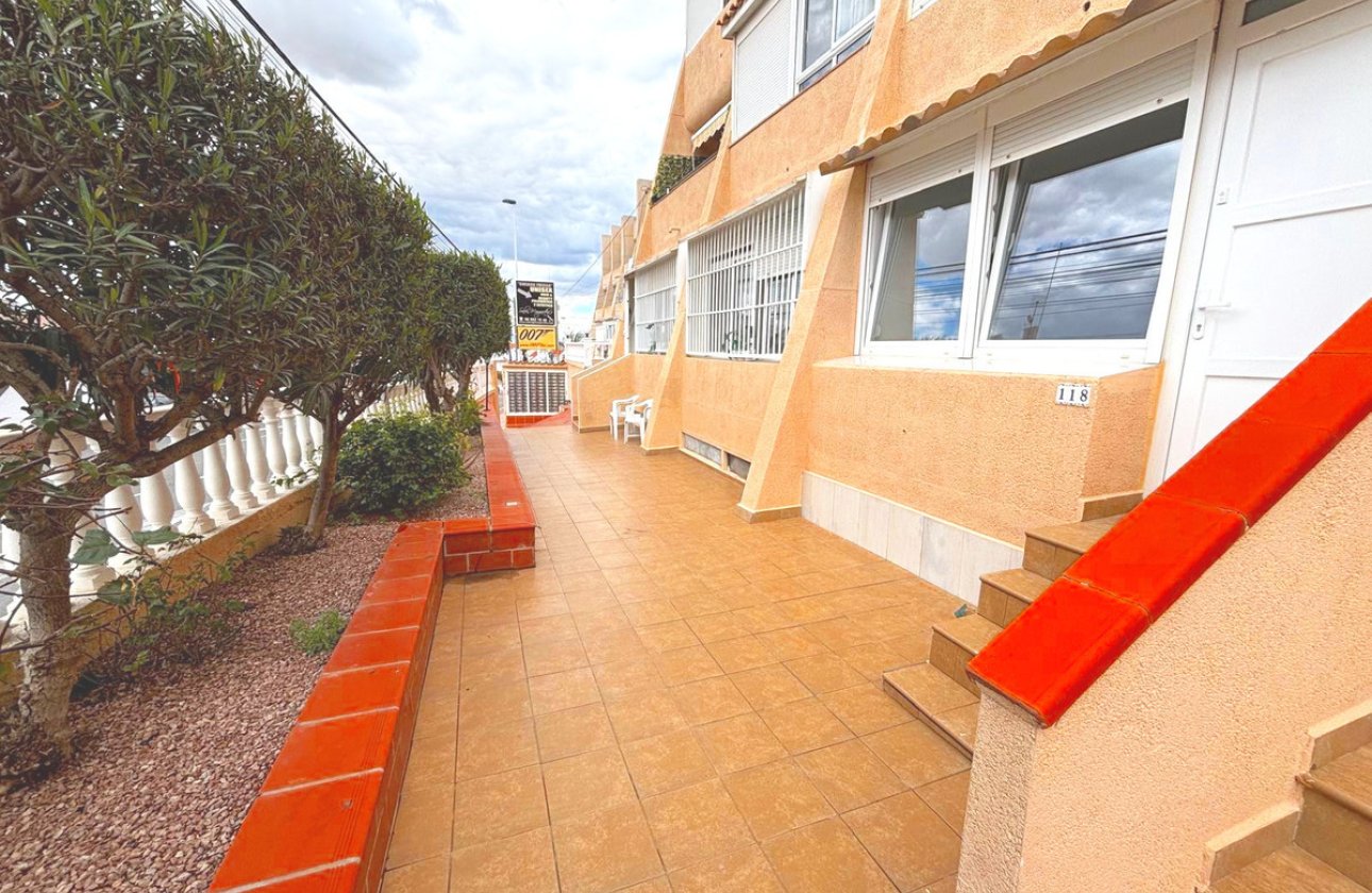 Resale - Apartment / flat -
Torrevieja - Torrevieja Centro