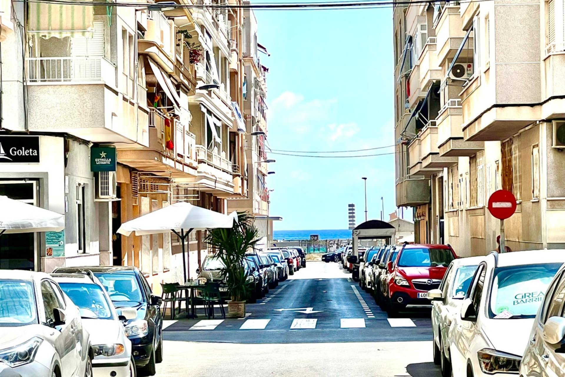 Resale - Apartment / flat -
Torrevieja - Torrevieja Centro