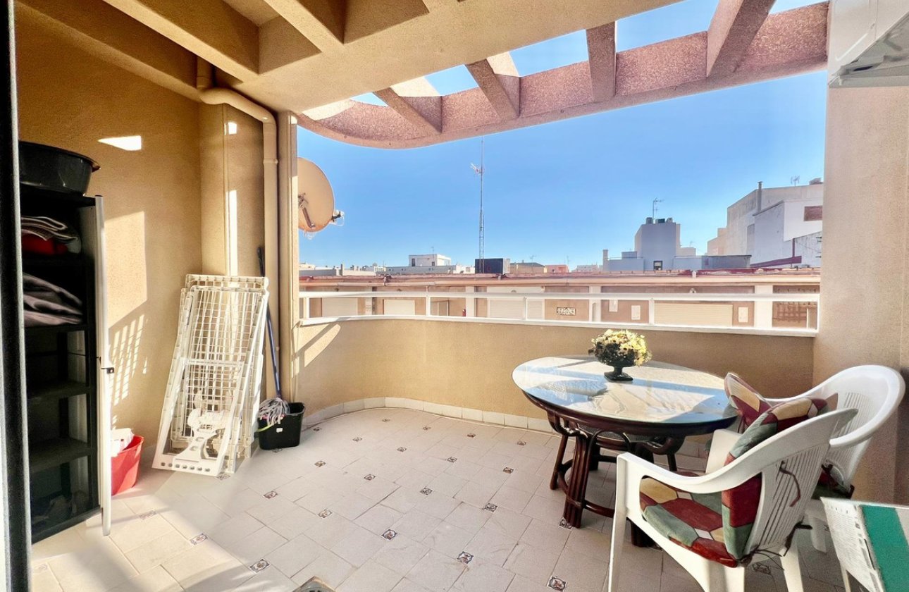 Resale - Apartment / flat -
Torrevieja - Torrevieja Centro