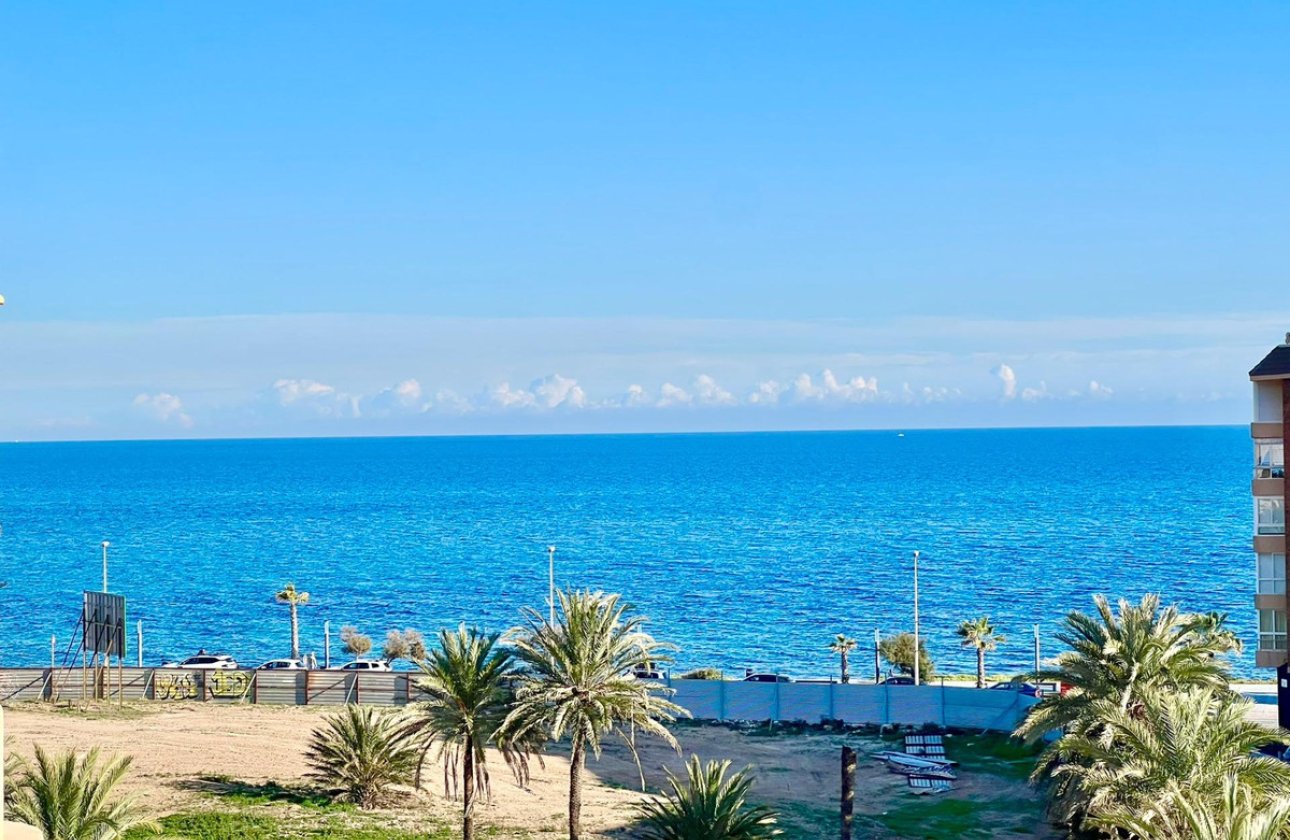 Resale - Apartment / flat -
Torrevieja - Torrevieja Centro