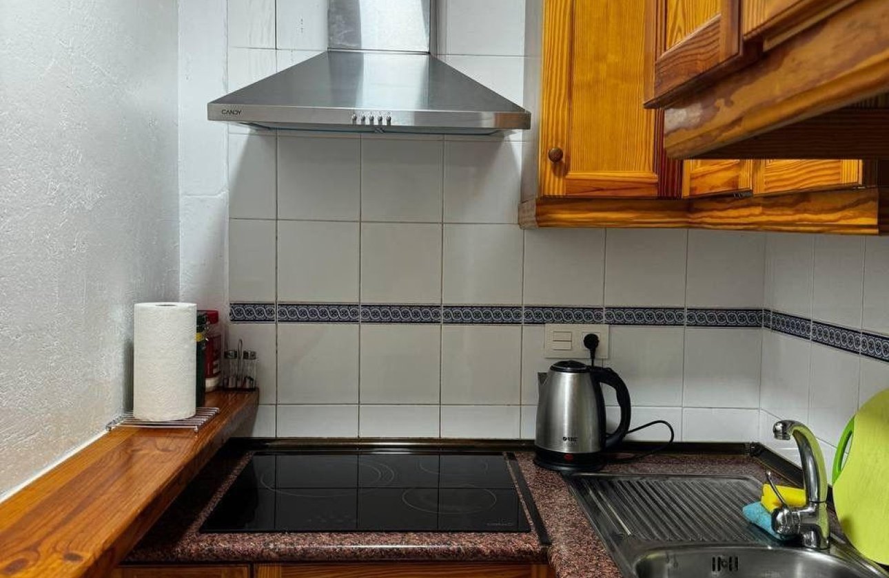 Resale - Apartment / flat -
Torrevieja - Torrevieja Centro