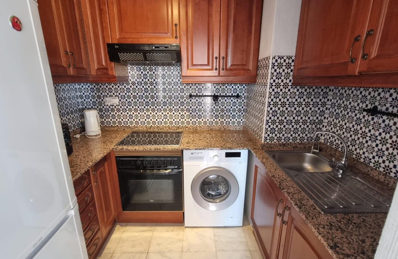 Resale - Apartment / flat -
Torrevieja - Torrevieja Centro