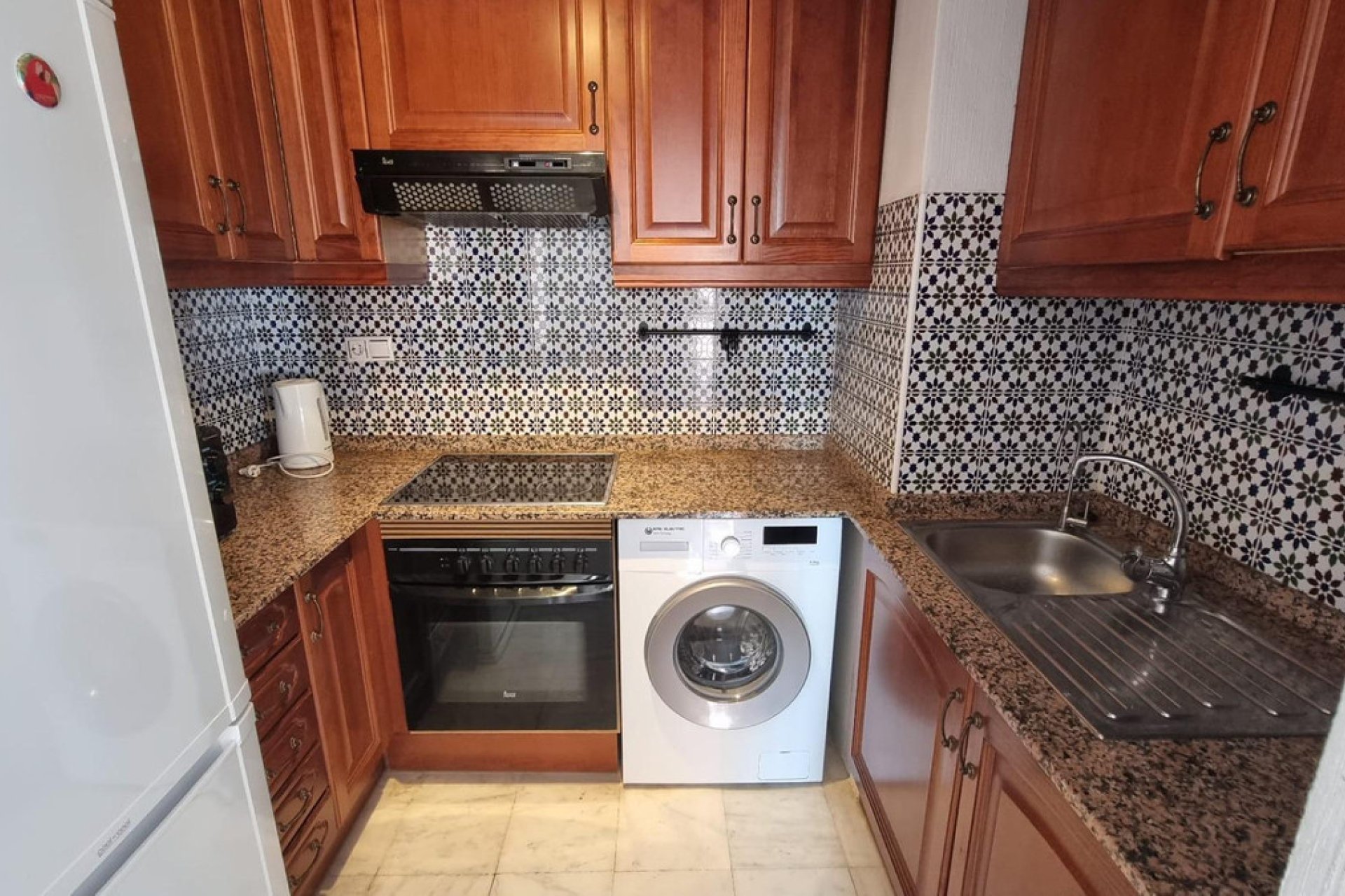 Resale - Apartment / flat -
Torrevieja - Torrevieja Centro