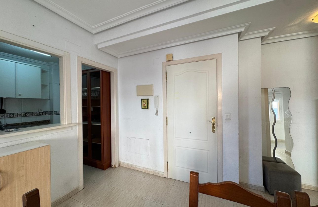 Resale - Apartment / flat -
Torrevieja - Torrevieja Centro