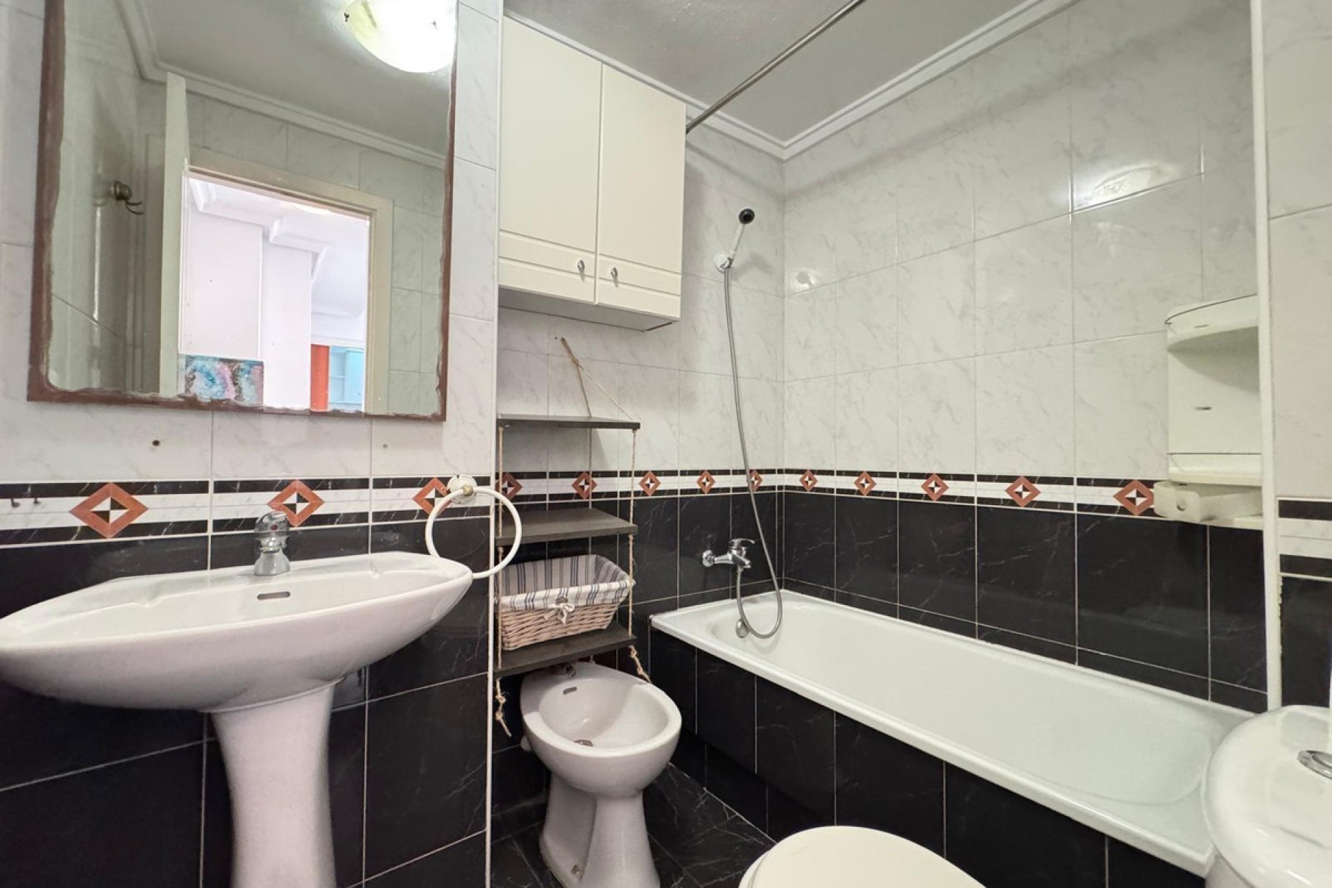 Resale - Apartment / flat -
Torrevieja - Torrevieja Centro