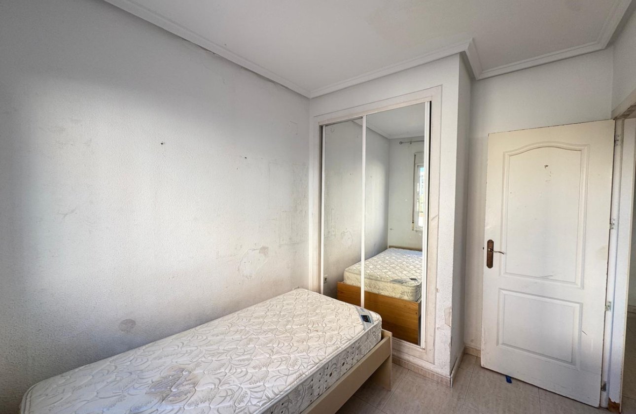 Resale - Apartment / flat -
Torrevieja - Torrevieja Centro