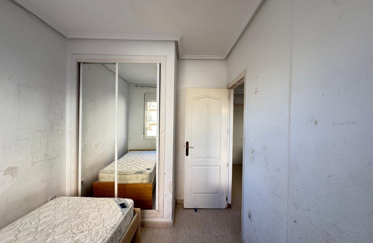 Resale - Apartment / flat -
Torrevieja - Torrevieja Centro