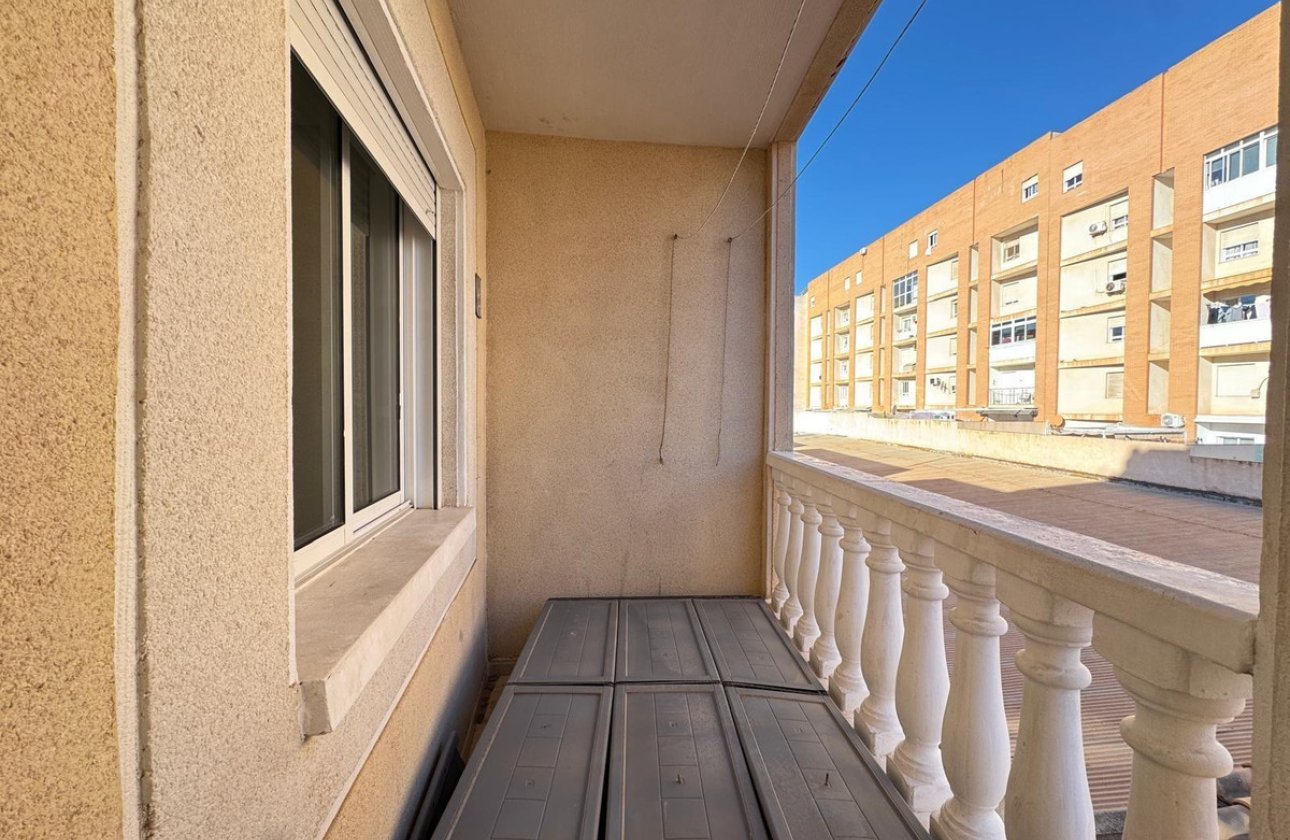 Resale - Apartment / flat -
Torrevieja - Torrevieja Centro