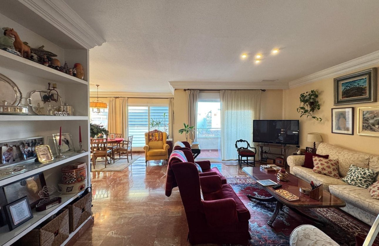 Resale - Apartment / flat -
Torrevieja - Torrevieja Centro