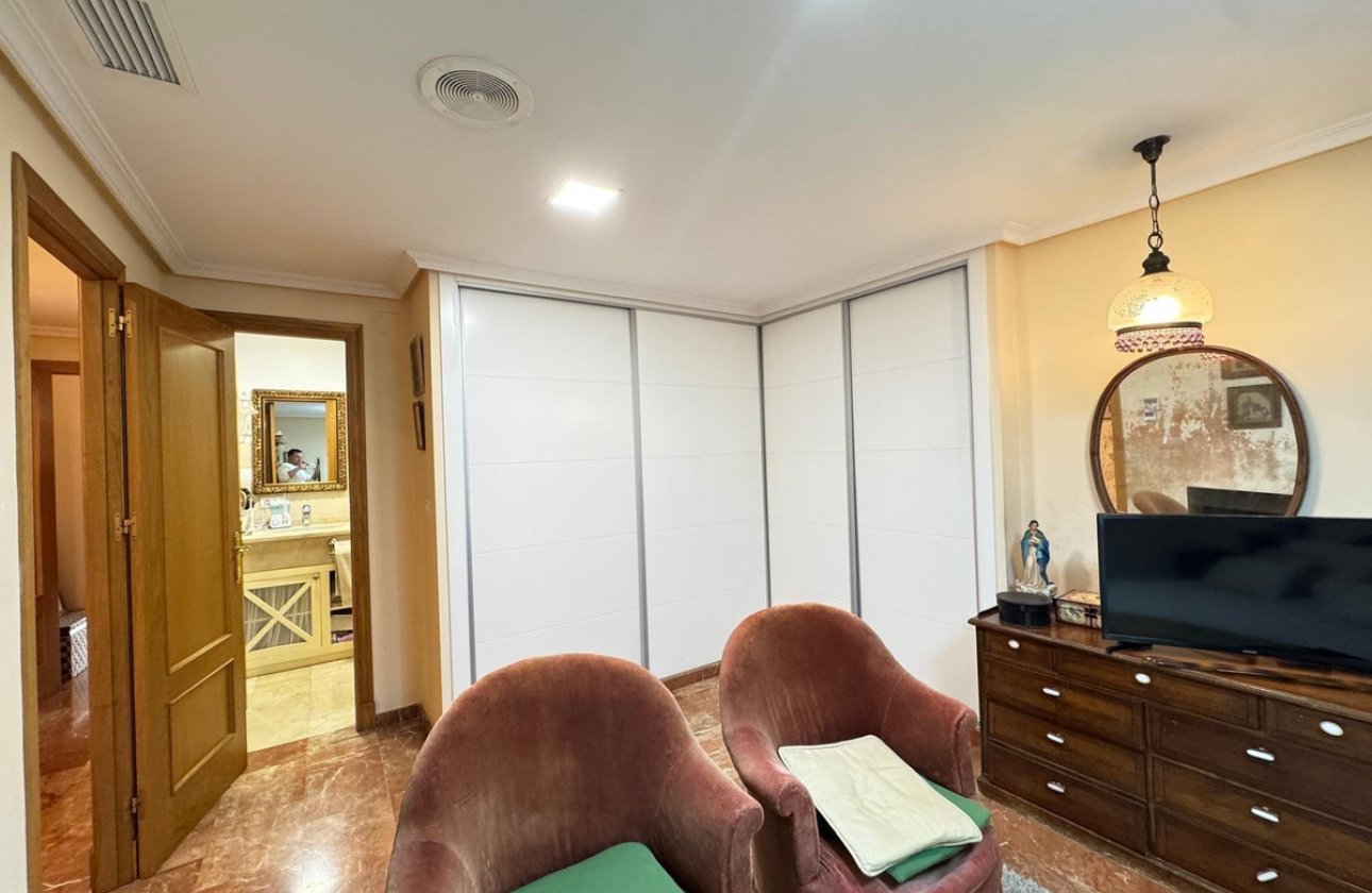 Resale - Apartment / flat -
Torrevieja - Torrevieja Centro