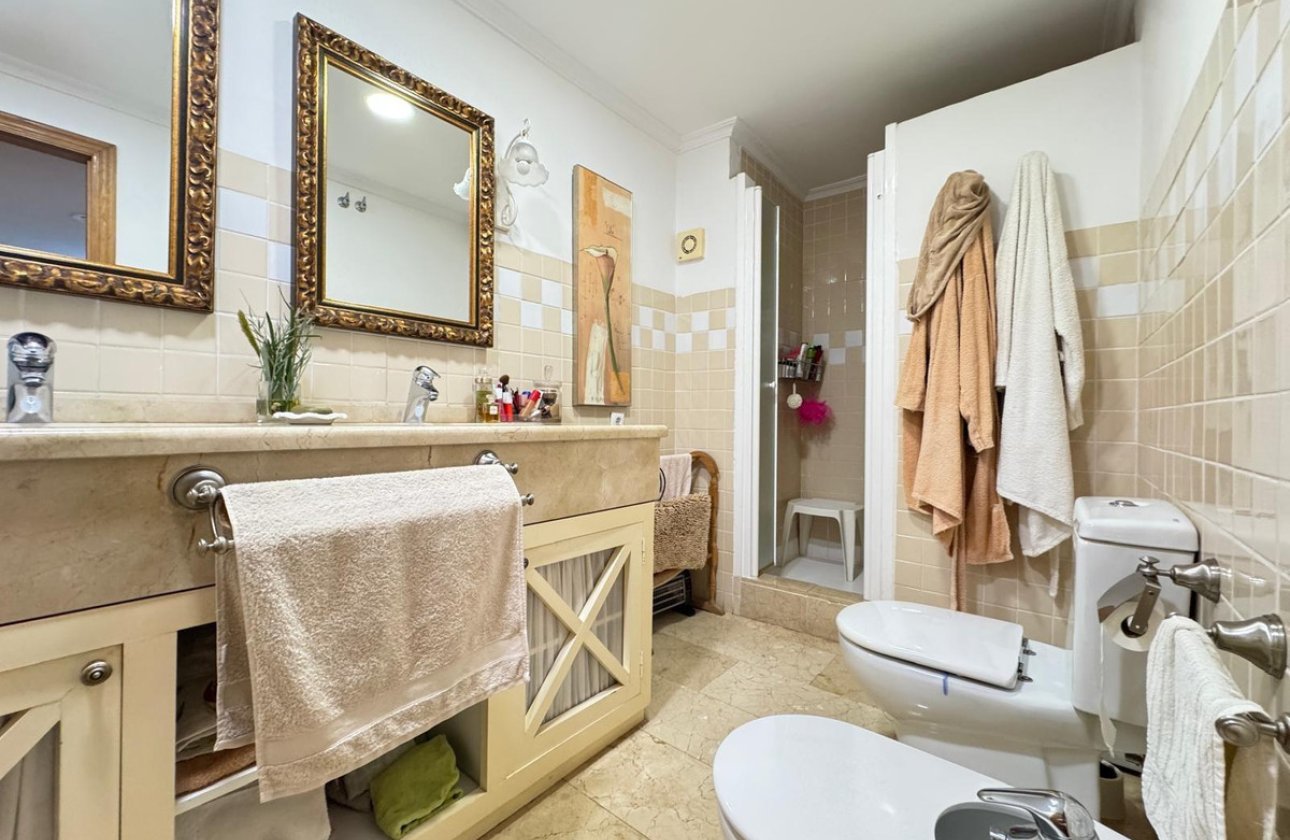 Resale - Apartment / flat -
Torrevieja - Torrevieja Centro