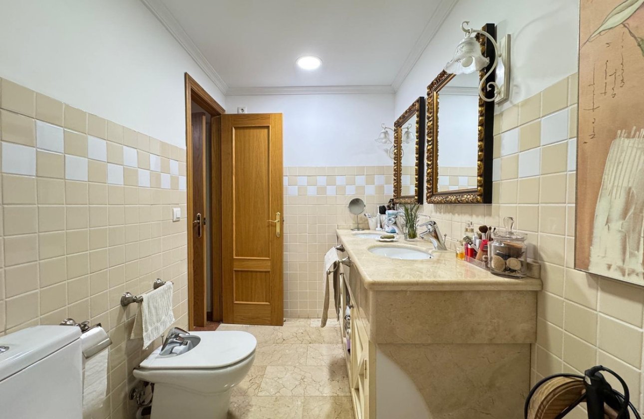 Resale - Apartment / flat -
Torrevieja - Torrevieja Centro
