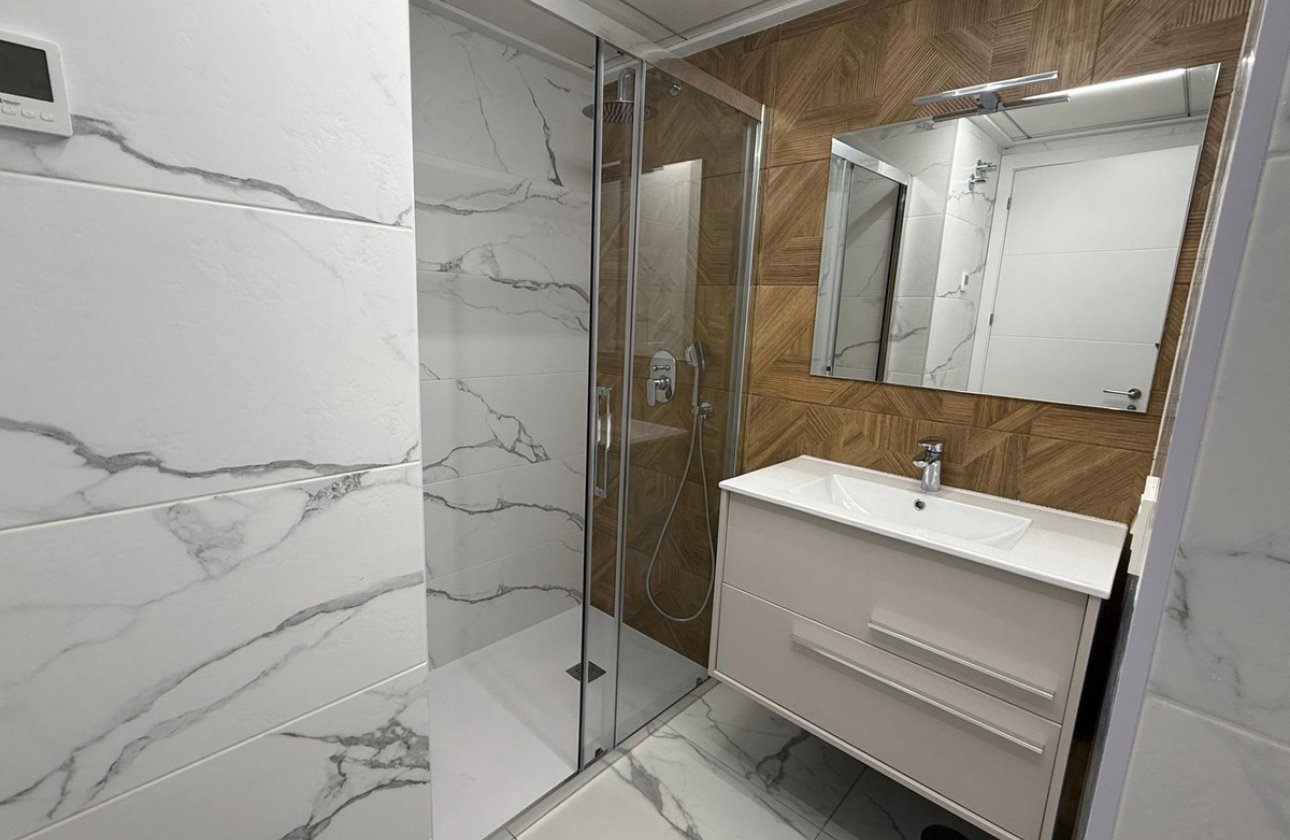 Resale - Apartment / flat -
Torrevieja - Torrevieja Centro