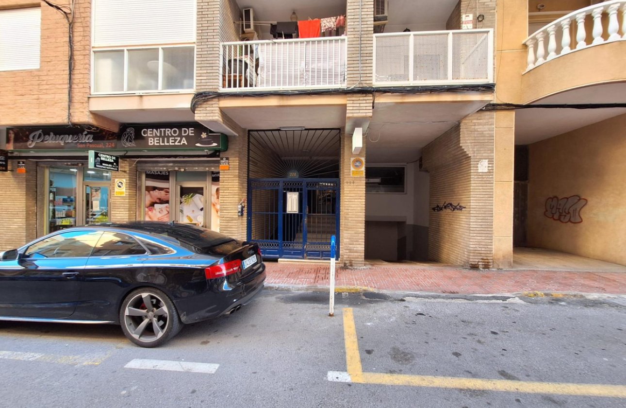 Resale - Apartment / flat -
Torrevieja - Torrevieja Centro