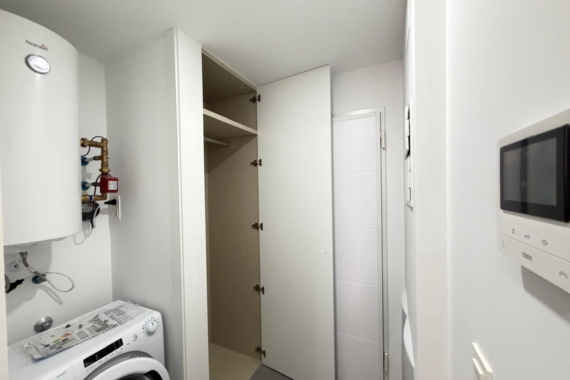 Resale - Apartment / flat -
Torrevieja - Torrevieja Centro