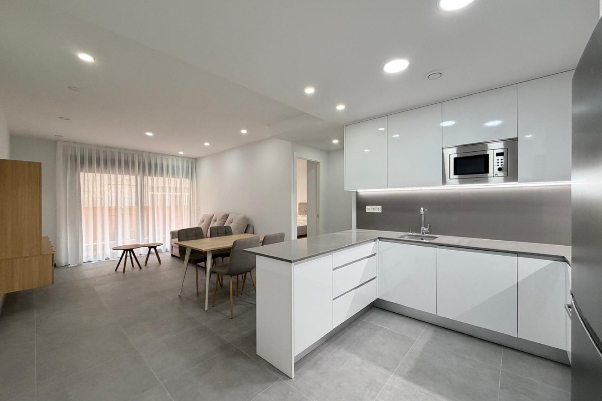 Resale - Apartment / flat -
Torrevieja - Torrevieja Centro