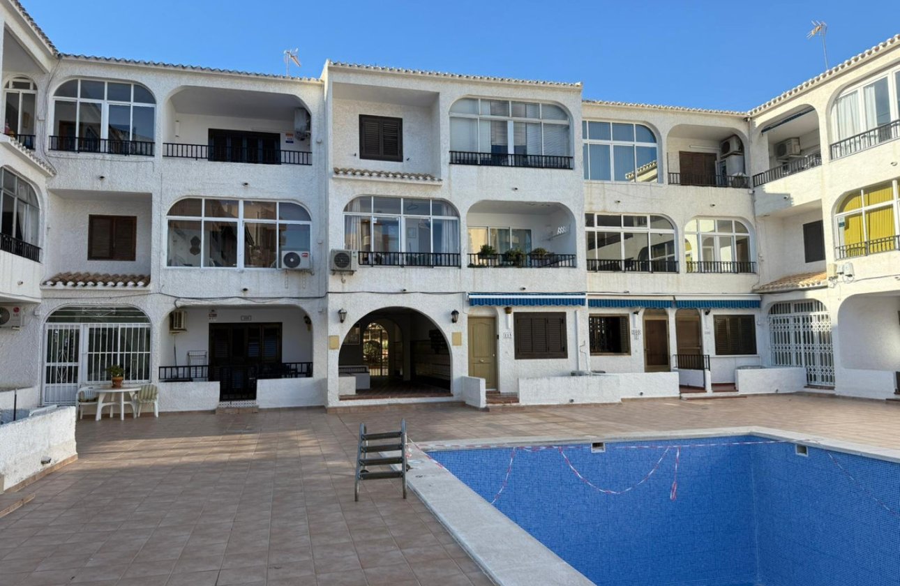 Resale - Apartment / flat -
Torrevieja - Torrevieja Centro