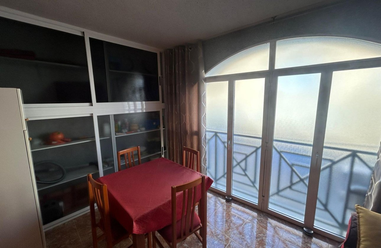 Resale - Apartment / flat -
Torrevieja - Torrevieja Centro