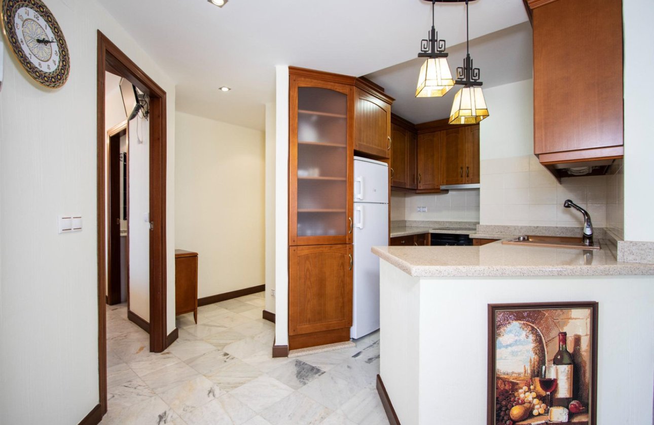 Resale - Apartment / flat -
Torrevieja - Torrevieja Centro