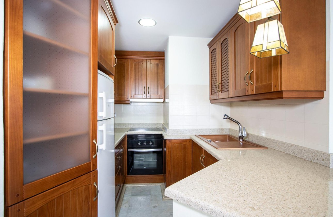 Resale - Apartment / flat -
Torrevieja - Torrevieja Centro