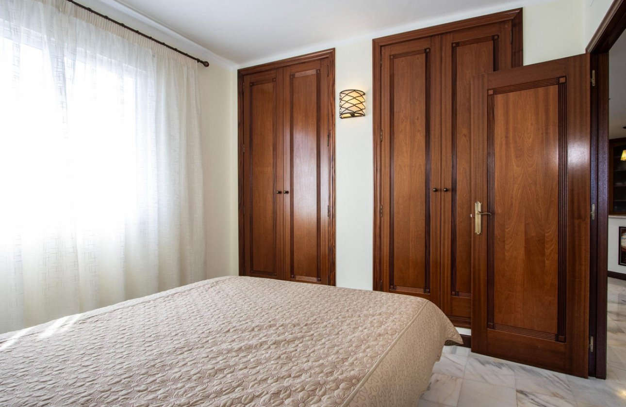Resale - Apartment / flat -
Torrevieja - Torrevieja Centro