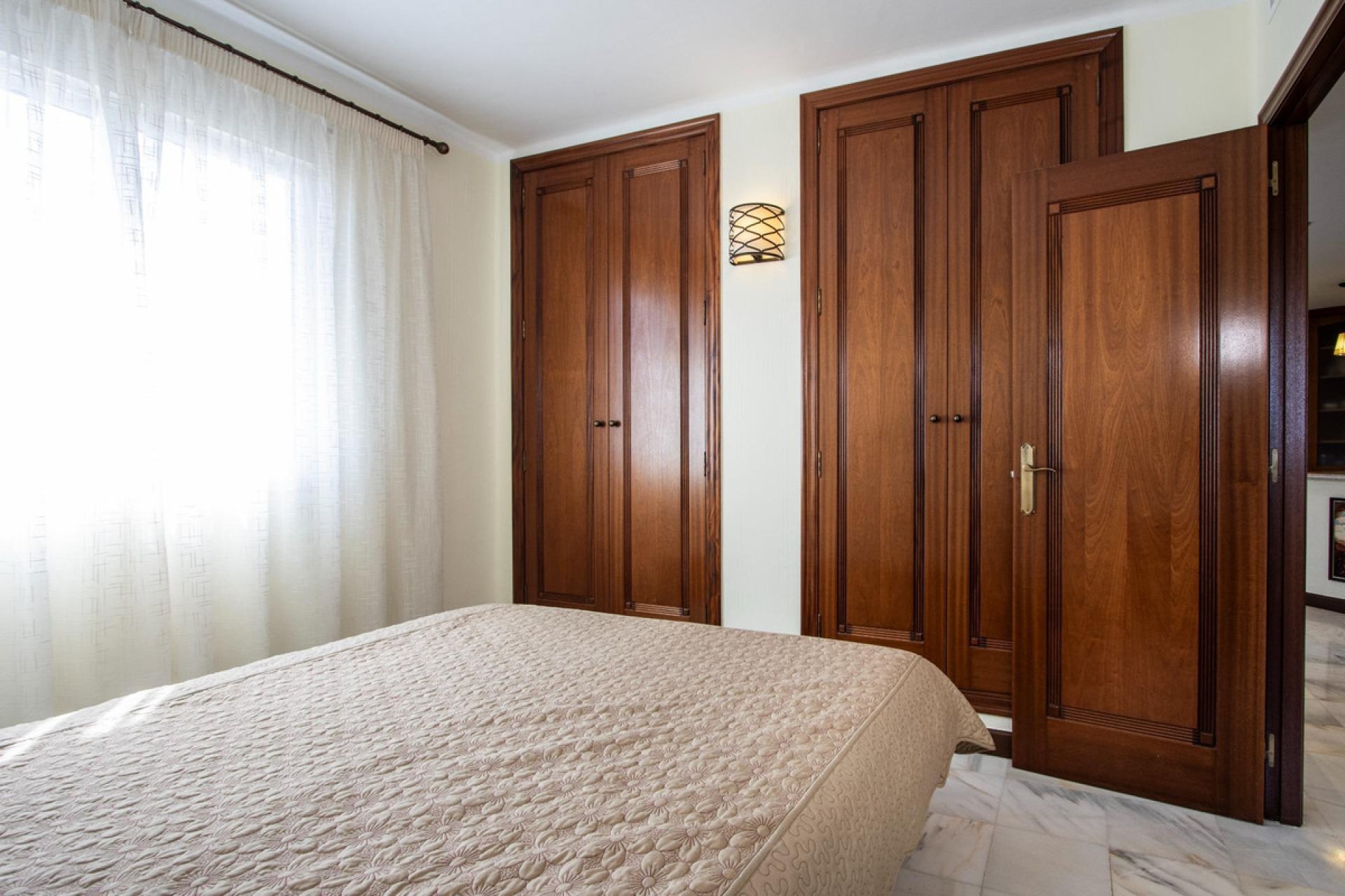 Resale - Apartment / flat -
Torrevieja - Torrevieja Centro