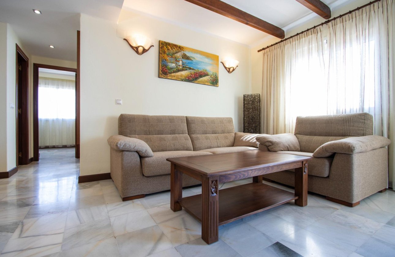 Resale - Apartment / flat -
Torrevieja - Torrevieja Centro