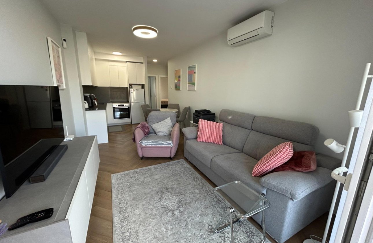 Resale - Apartment / flat -
Torrevieja - Torrevieja Centro