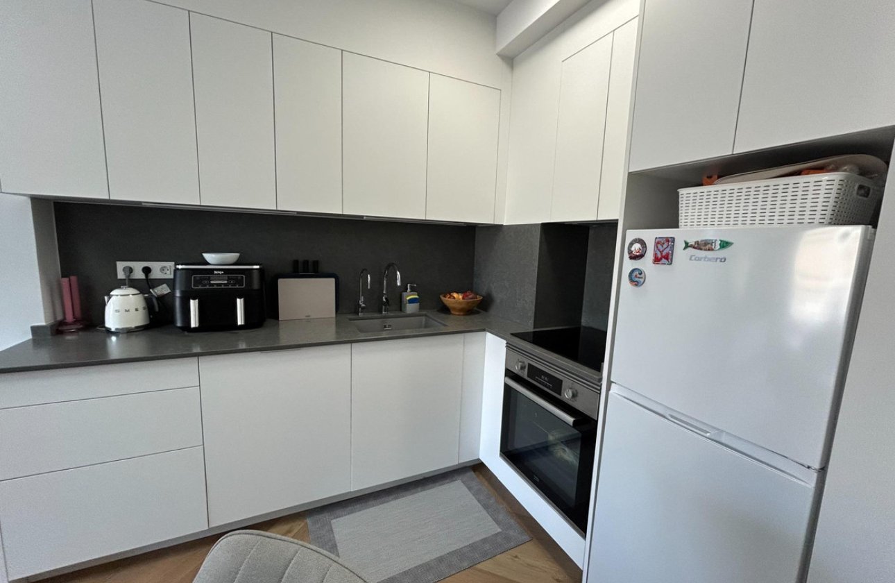 Resale - Apartment / flat -
Torrevieja - Torrevieja Centro