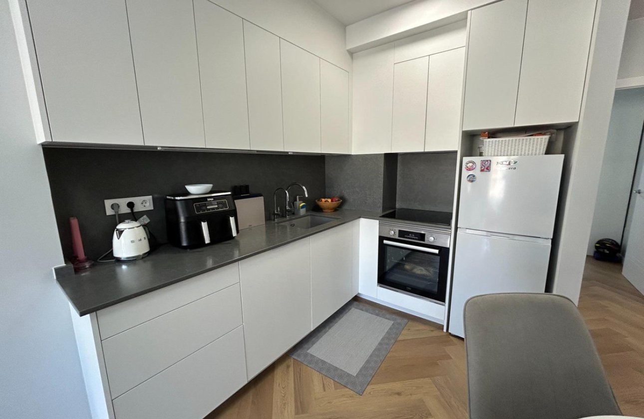 Resale - Apartment / flat -
Torrevieja - Torrevieja Centro