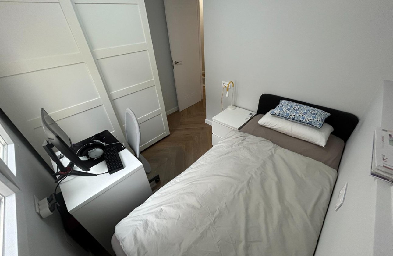 Resale - Apartment / flat -
Torrevieja - Torrevieja Centro