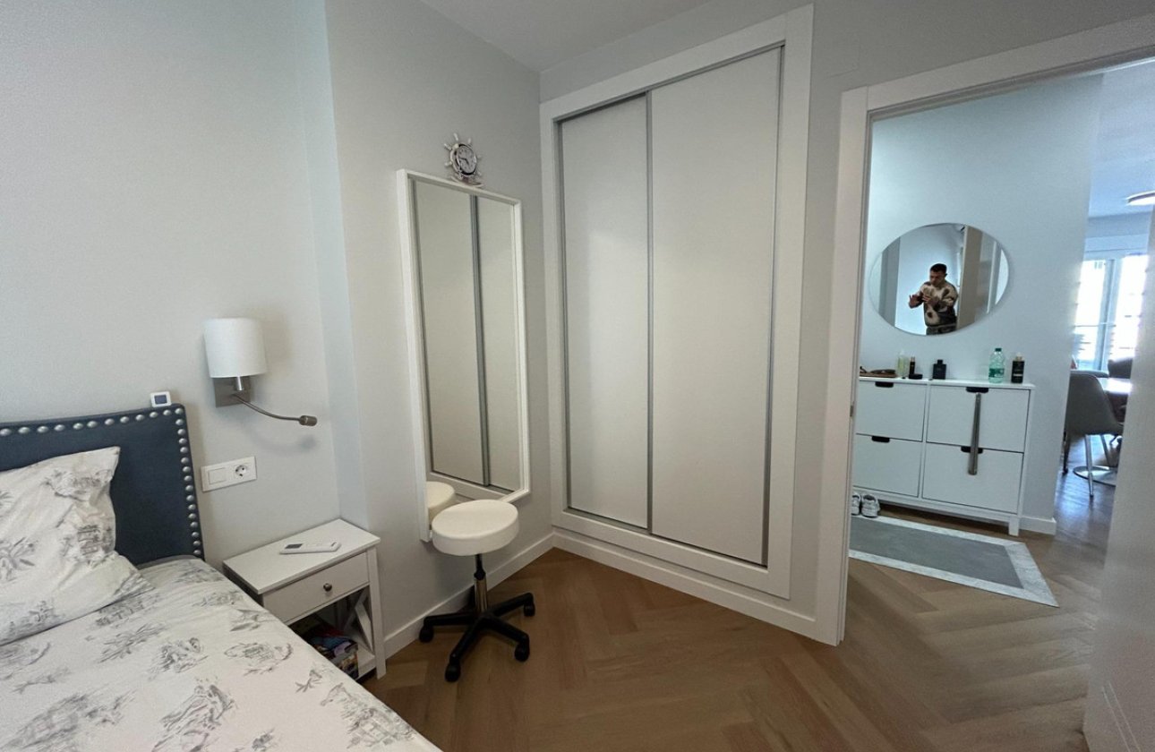 Resale - Apartment / flat -
Torrevieja - Torrevieja Centro