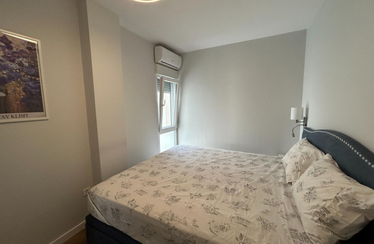 Resale - Apartment / flat -
Torrevieja - Torrevieja Centro