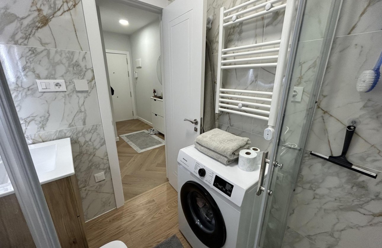 Resale - Apartment / flat -
Torrevieja - Torrevieja Centro