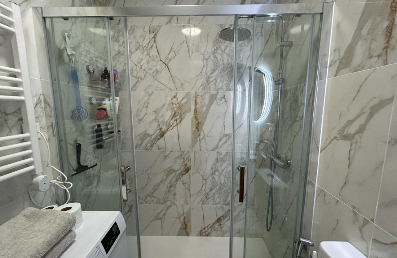 Resale - Apartment / flat -
Torrevieja - Torrevieja Centro