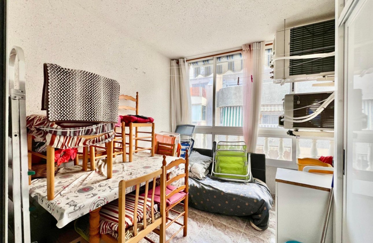 Resale - Apartment / flat -
Torrevieja - Torrevieja Centro