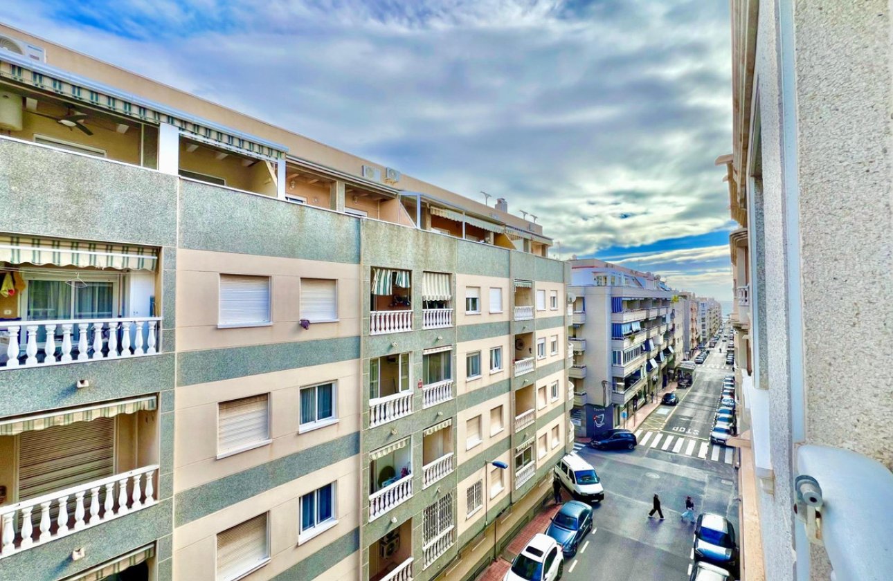 Resale - Apartment / flat -
Torrevieja - Torrevieja Centro