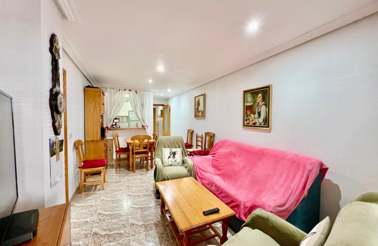 Resale - Apartment / flat -
Torrevieja - Torrevieja Centro