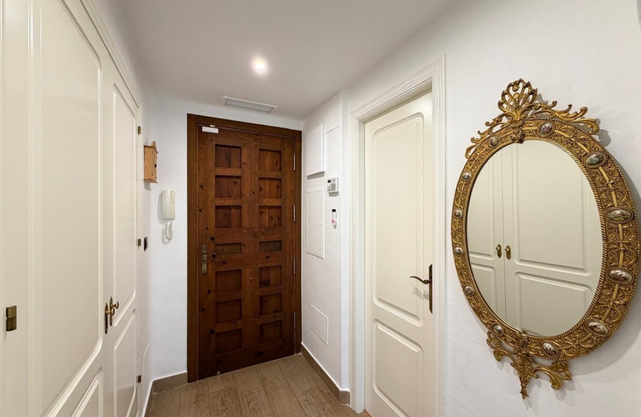 Resale - Apartment / flat -
Torrevieja - Torrevieja Centro