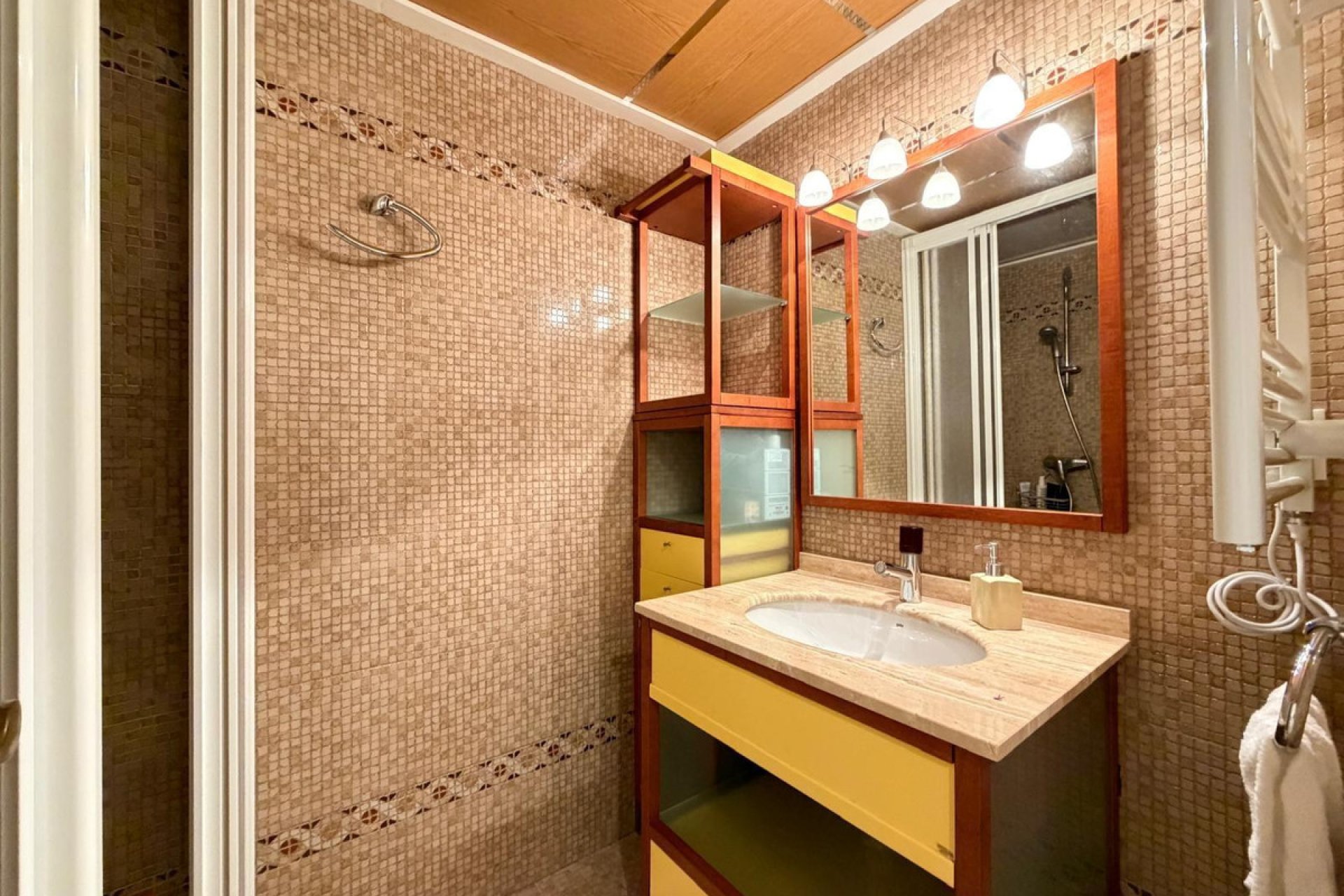 Resale - Apartment / flat -
Torrevieja - Torrevieja Centro