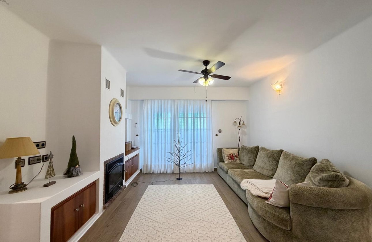 Resale - Apartment / flat -
Torrevieja - Torrevieja Centro