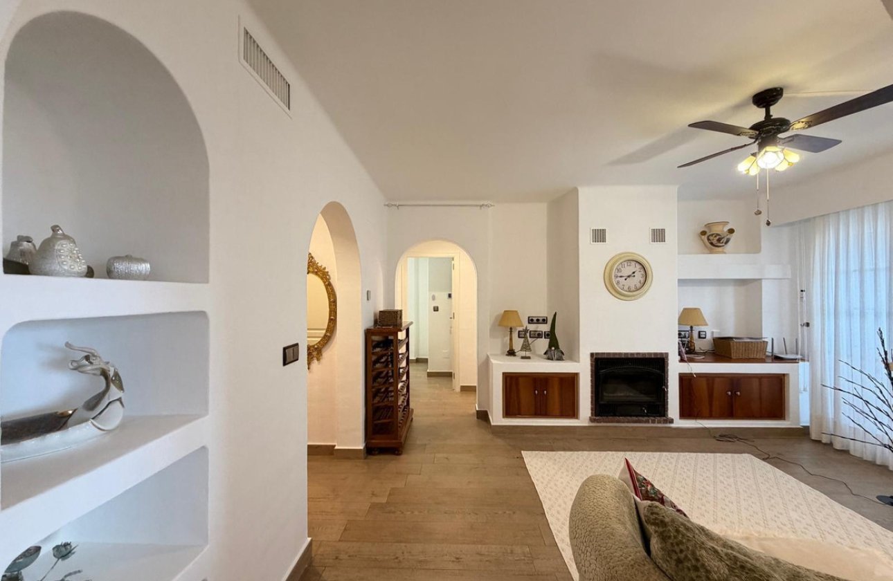 Resale - Apartment / flat -
Torrevieja - Torrevieja Centro