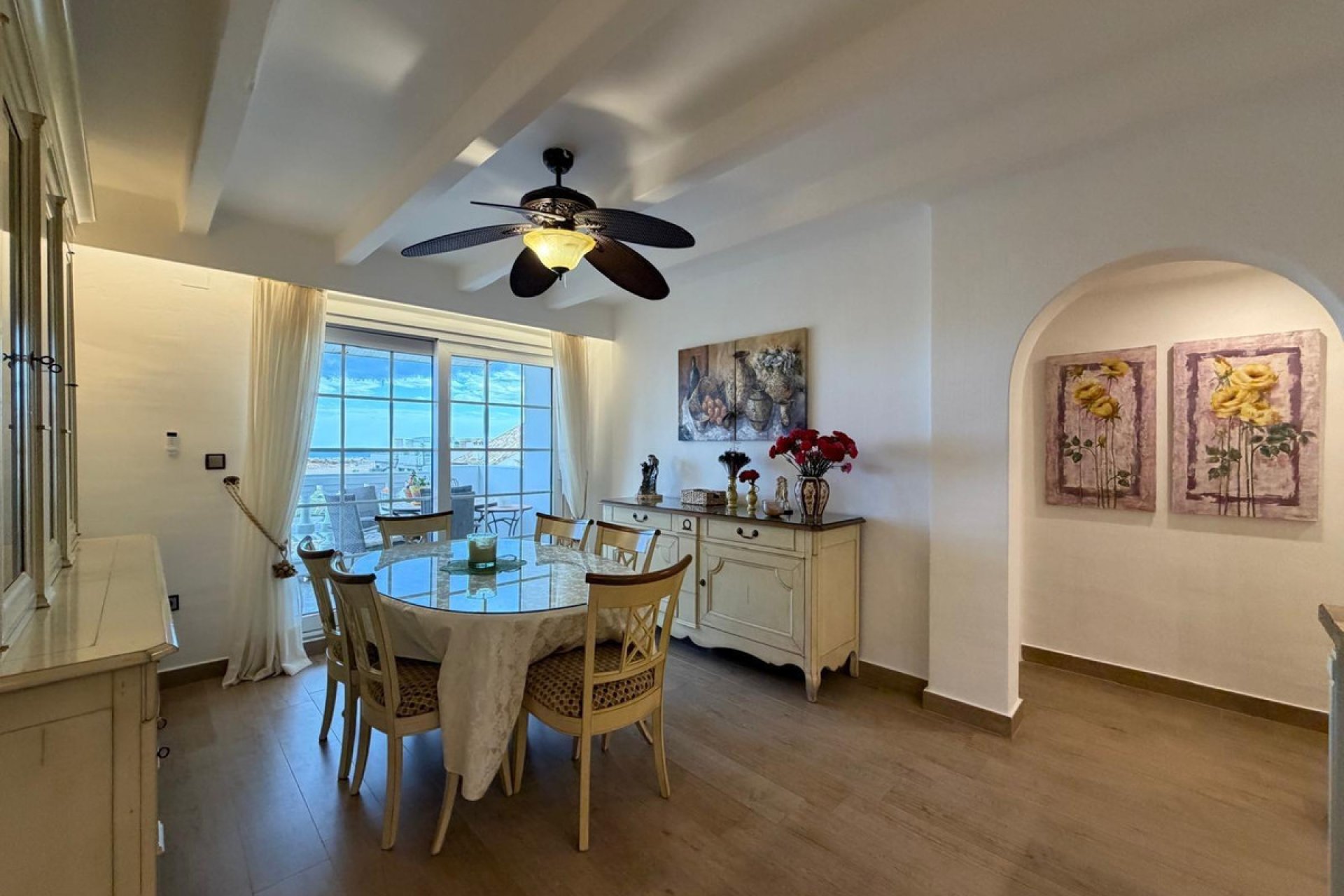 Resale - Apartment / flat -
Torrevieja - Torrevieja Centro