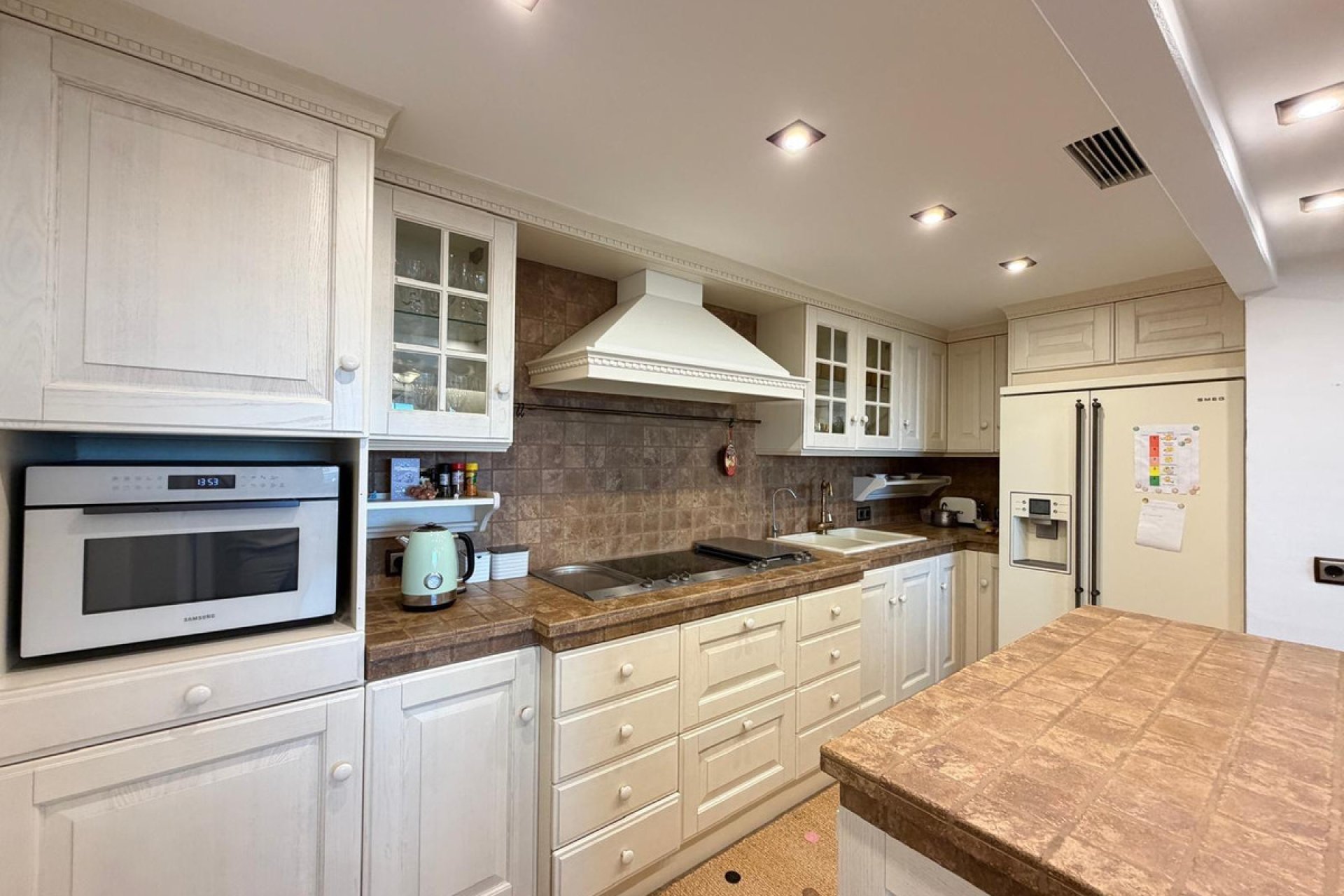 Resale - Apartment / flat -
Torrevieja - Torrevieja Centro