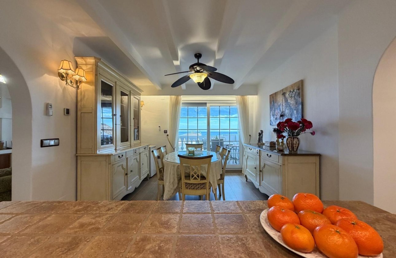 Resale - Apartment / flat -
Torrevieja - Torrevieja Centro